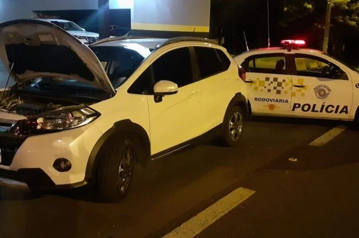 Veículo com suspeita de adulteração da numeração do chassi e do motor é apreendido em Presidente Epitácio