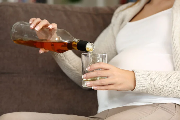 Venceslau regulamenta lei que obriga estabelecimentos a fixar cartaz sobre Síndrome Alcoólica Fetal