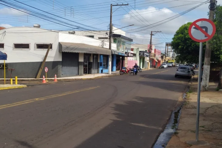 Via entre avenidas de Presidente Venceslau é transformada em sentido único