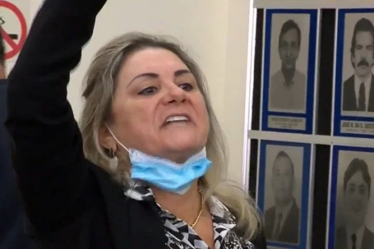 Vigilância Sanitária multa vereadora de Dracena por não utilizar máscara durante sessão na Câmara Municipal