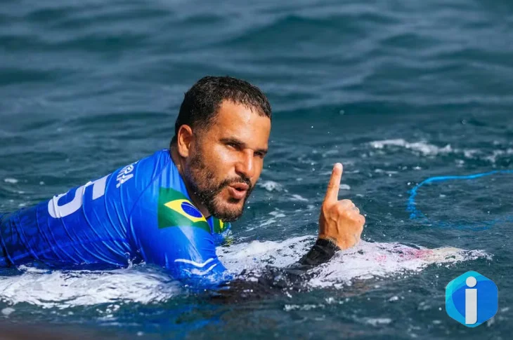 WSL: Ítalo Ferreira domina tubos em Teahupo’o e avança às semifinais